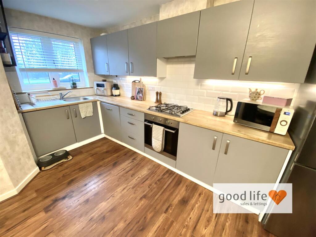 Newton Drive, Houghton Le Spring photo 4