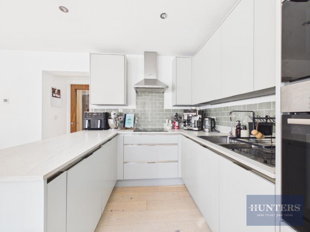 Apartment in Gloucester - More