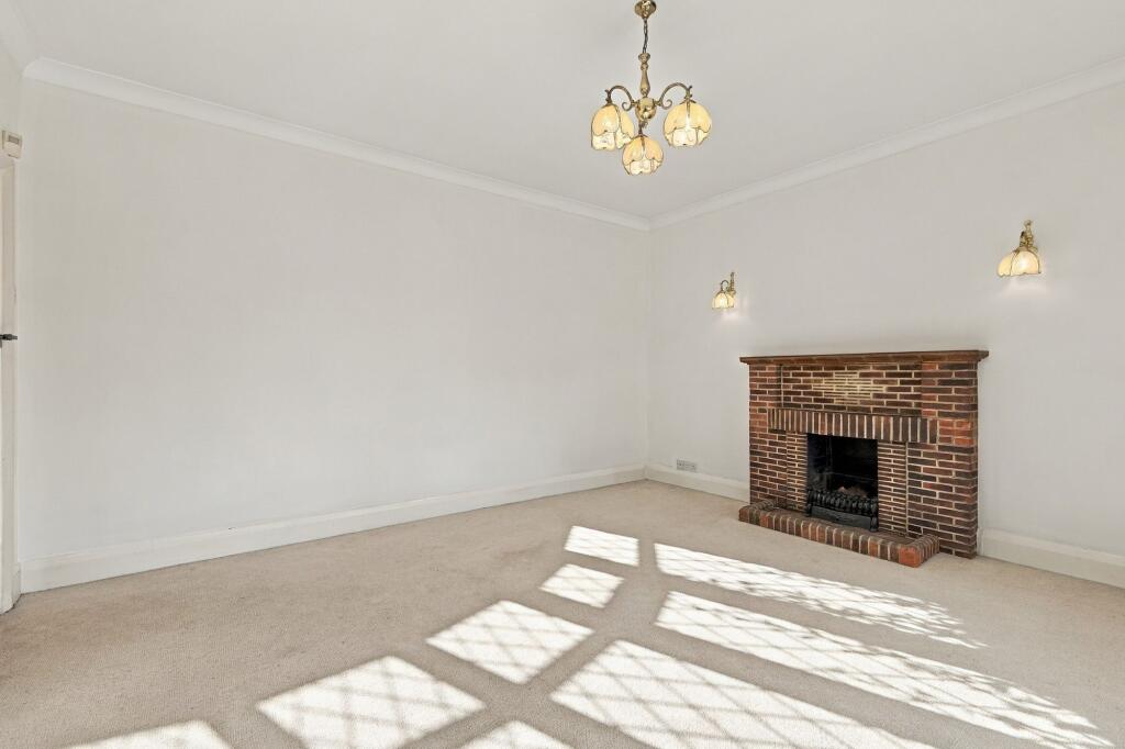 House in Romford - View 5