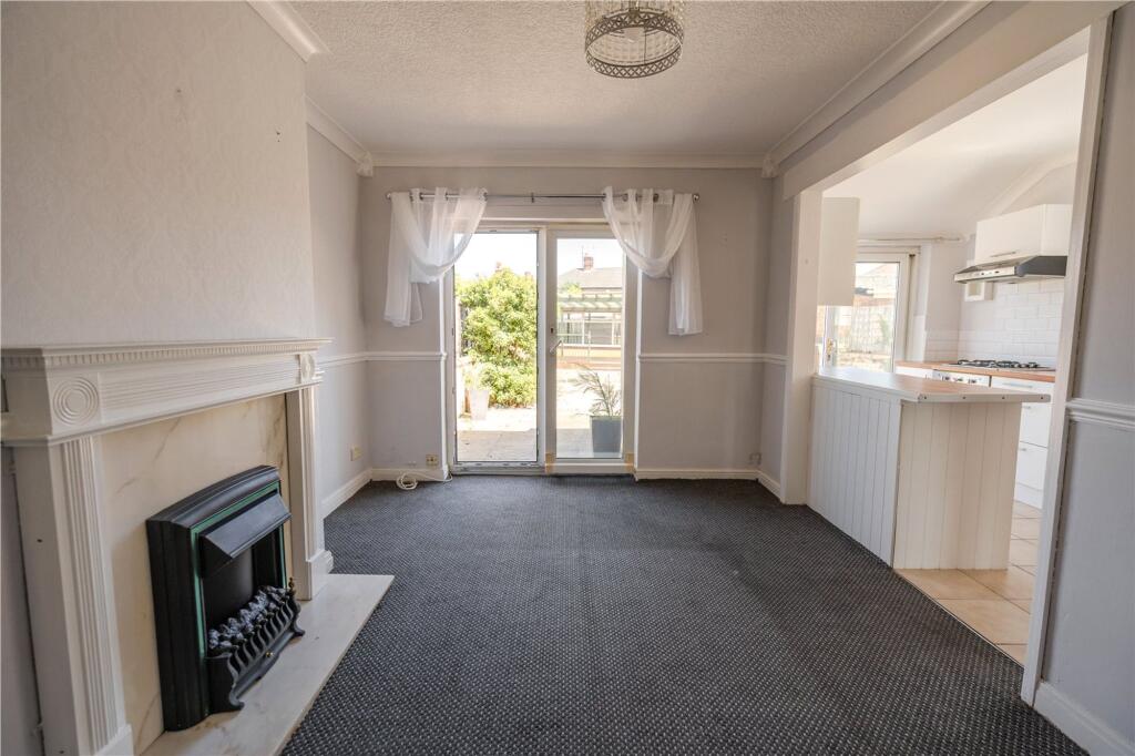 Queen Mary Avenue, Cleethorpes, DN35 photo 3