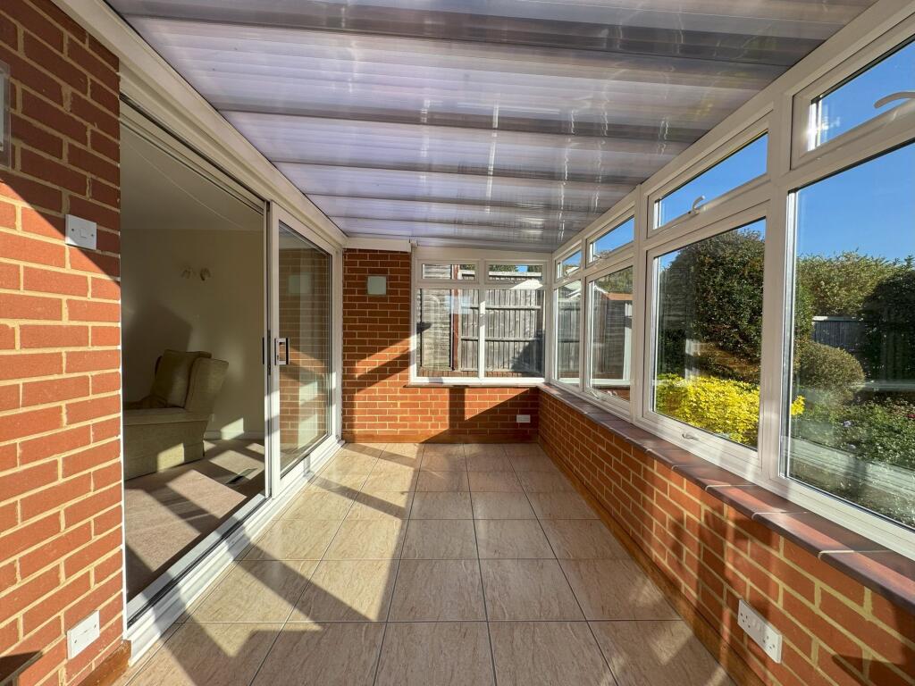 Summerlands, Cranleigh, GU6 photo 4