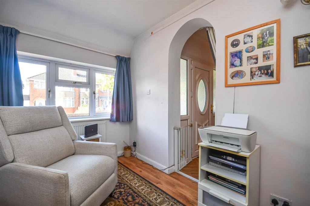 House in South Staffordshire, Wombourne - View 4