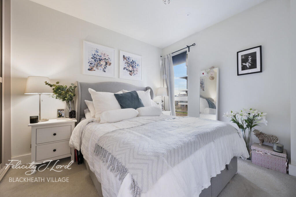 Pegler Square, LONDON SE3 9FW photo 4