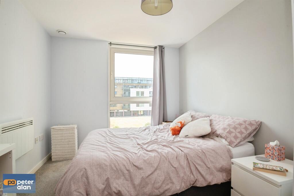 Apartment in Cardiff, Grangetown - View 5