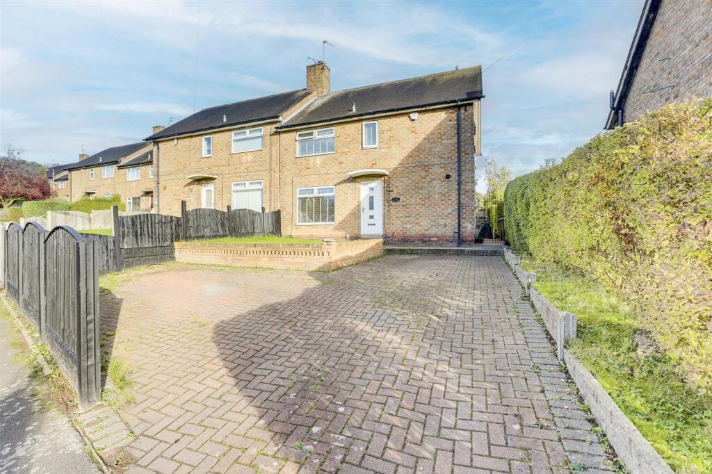 Main image of property: Cherry Orchard Mount, Nottingham, NG5
