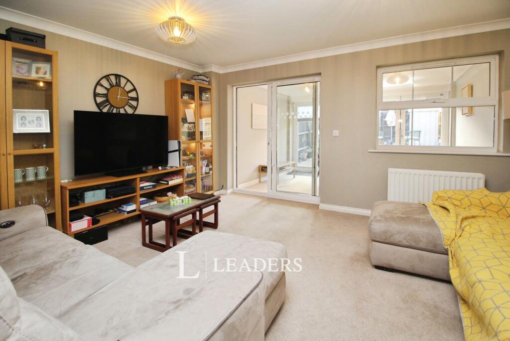 Colossus Way, Bletchley, Milton Keynes photo 3