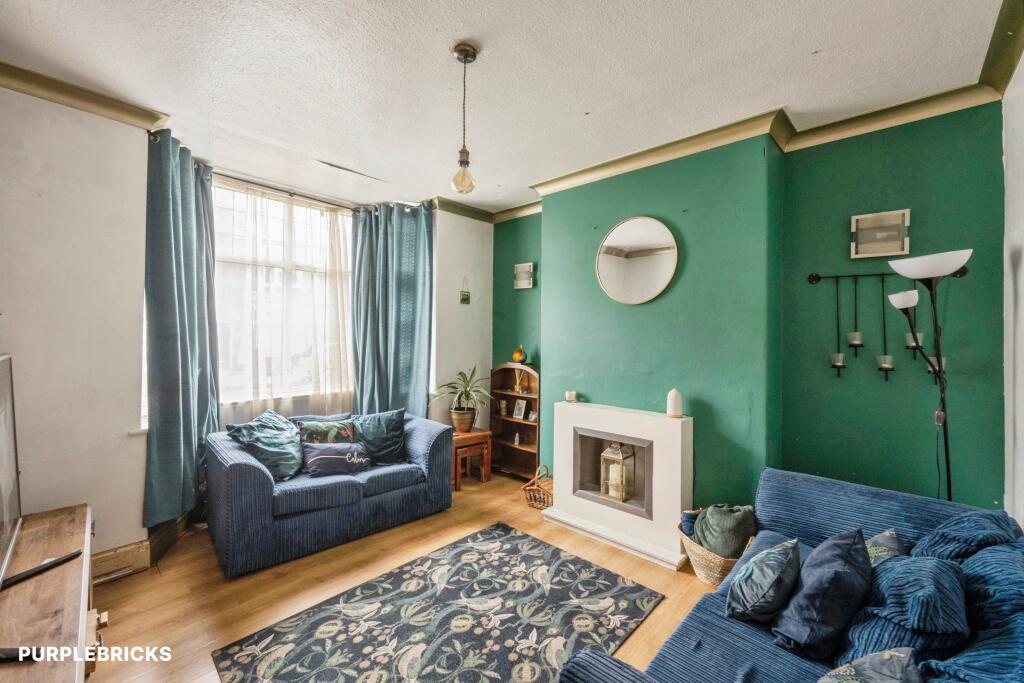 House in Doncaster, North Lincolnshire - View 2