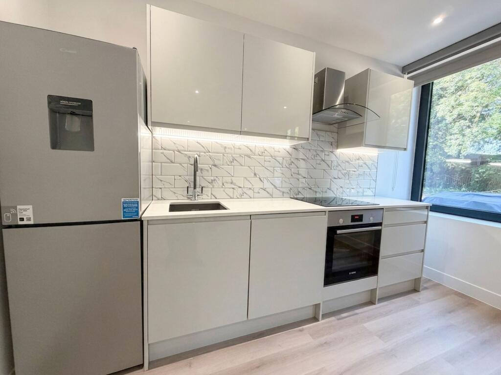 Apartment in London - View 3