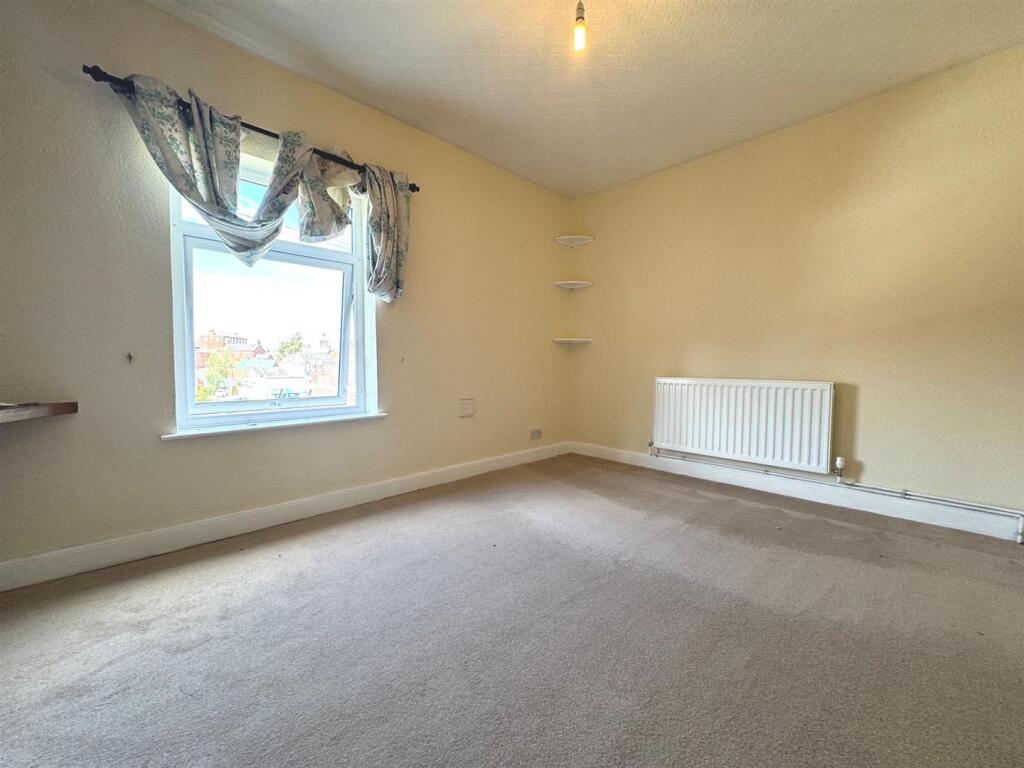 House in Stoke-on-Trent - View 5
