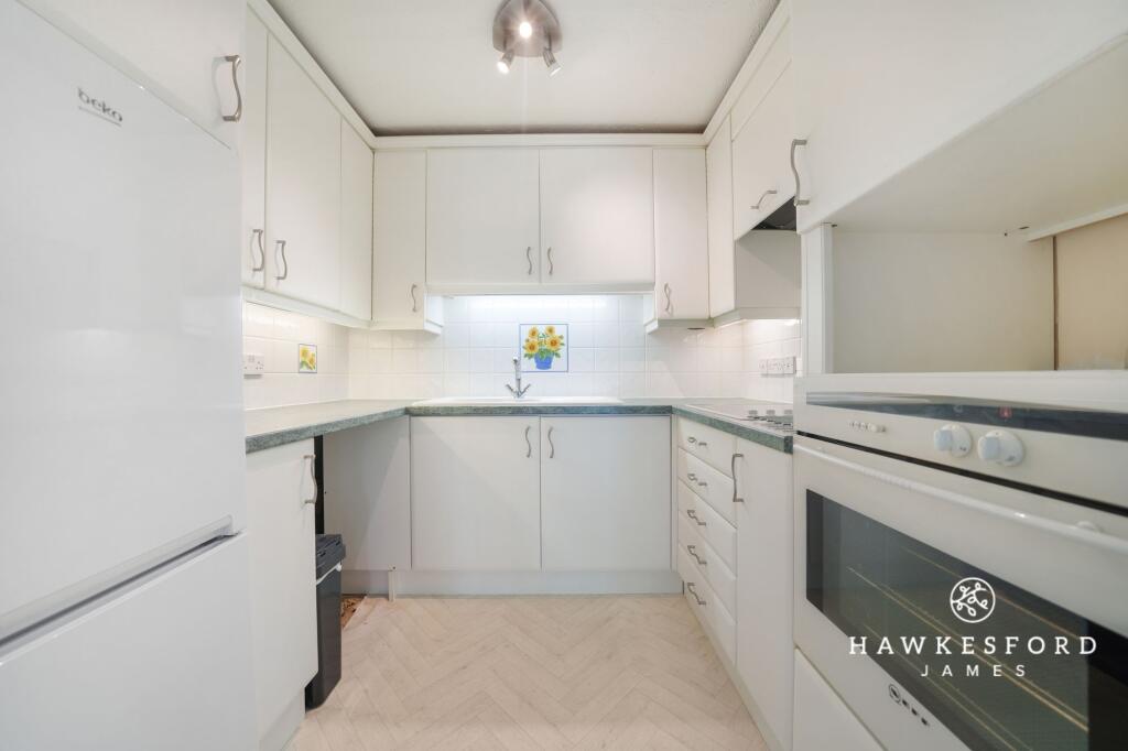 19, Barkers Court photo 3