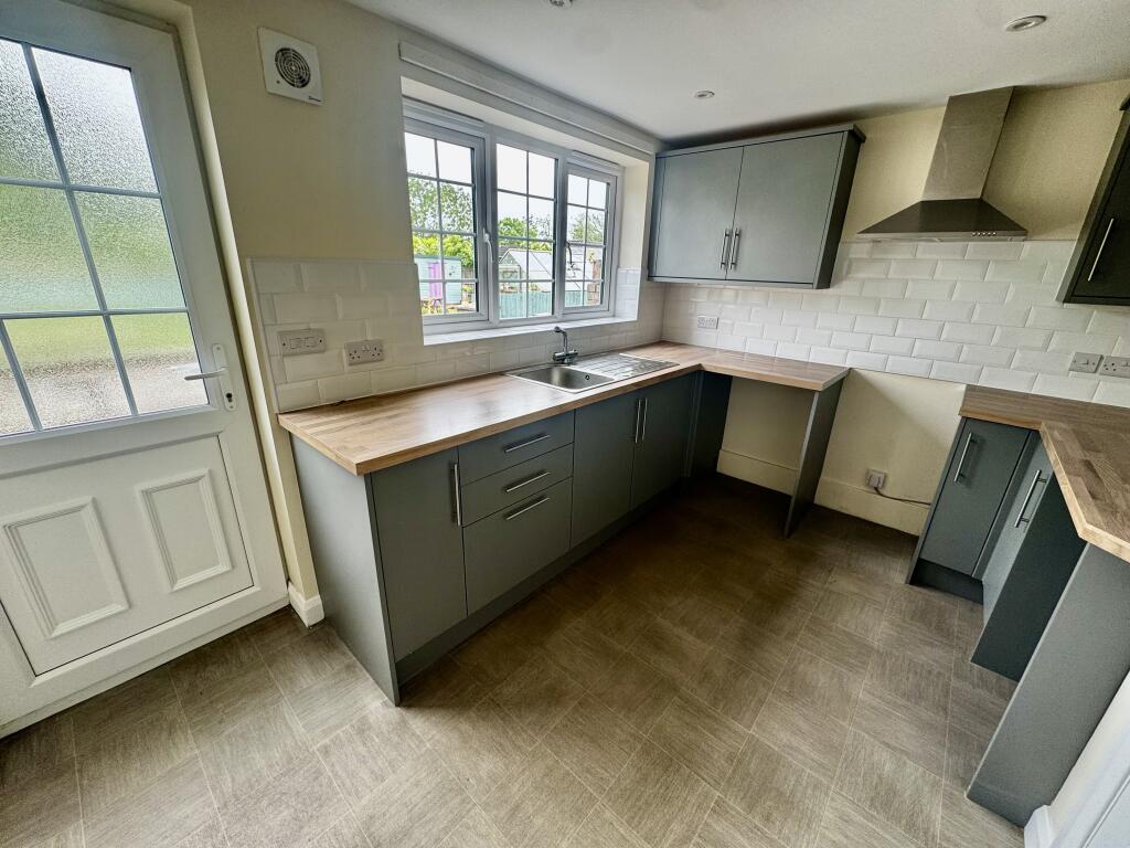 House in Lincoln - View 3