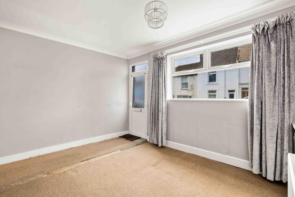 House in Canterbury - View 3