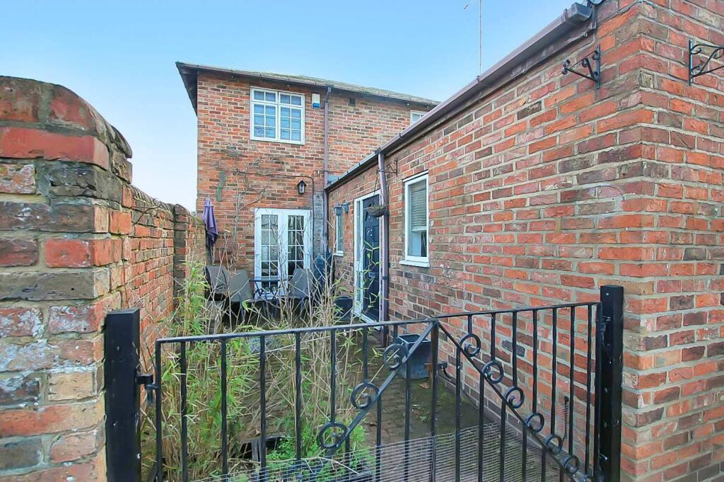 Main image of property: Suffolk Road, Cheltenham, GL50 2AQ