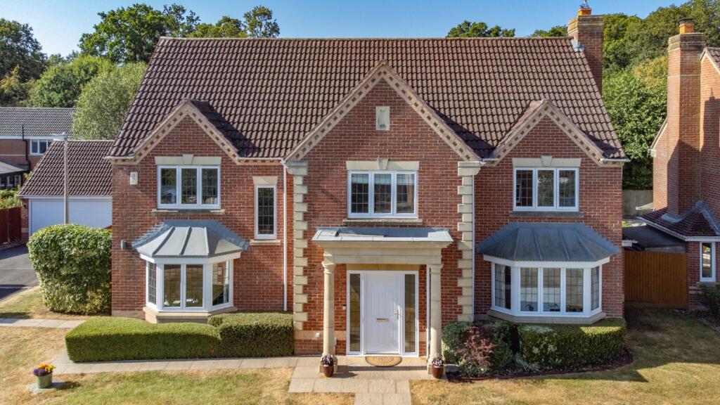Main image of property: Draytons View, Greenham, Thatcham, Berkshire, RG19