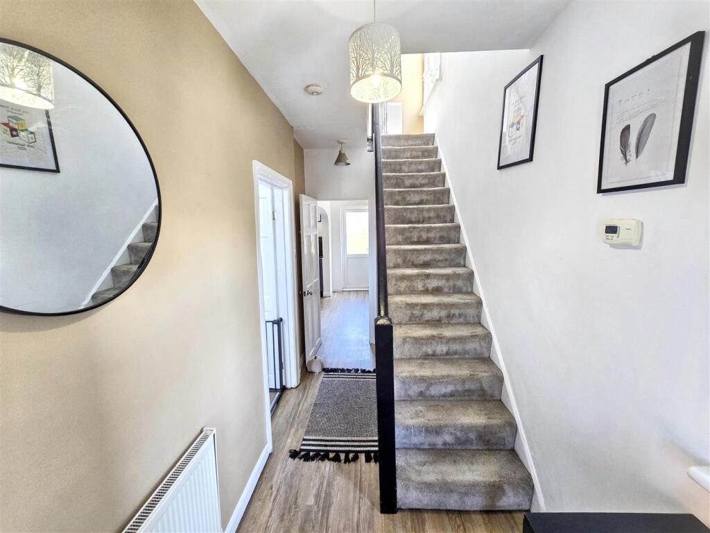 House in Ryde, Oakfield - More