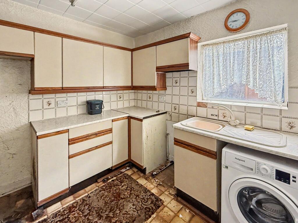House in Salford, Greater Manchester - View 5