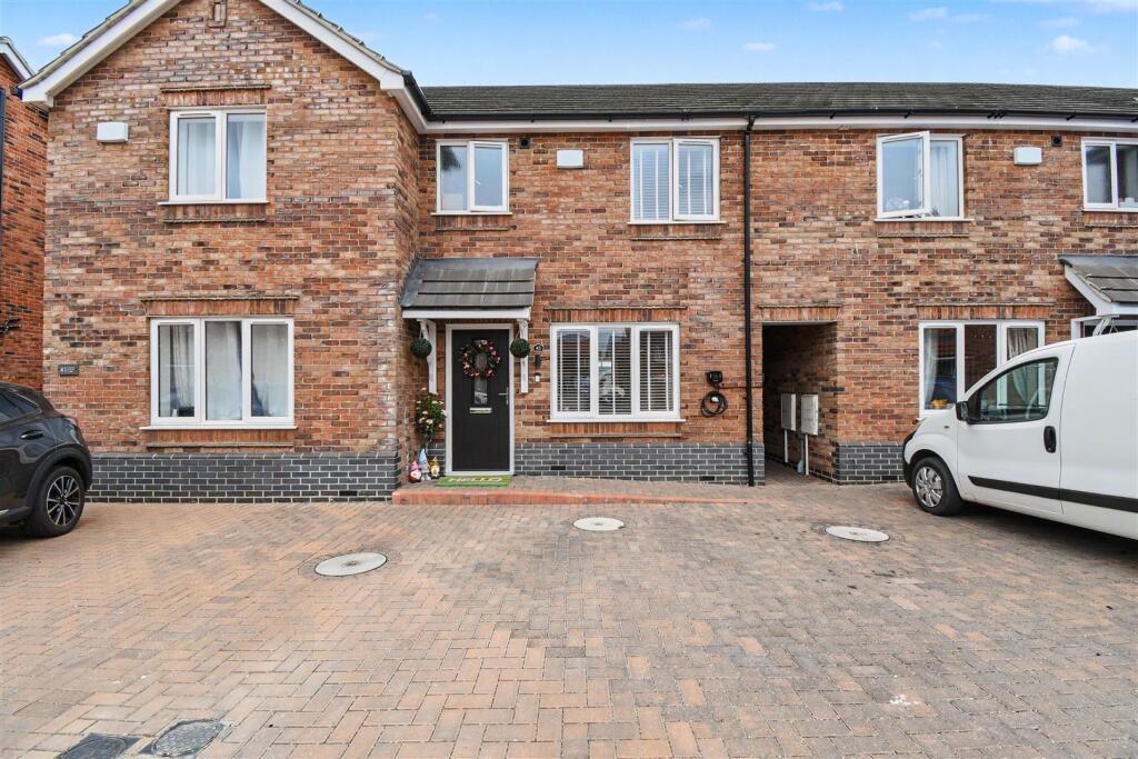 Main image of property: Elswick Hopper Close, Brigg