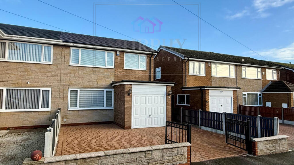 3-bed semi-detached on Castle Syke View, Pontefract, West Yorkshire, £245,000