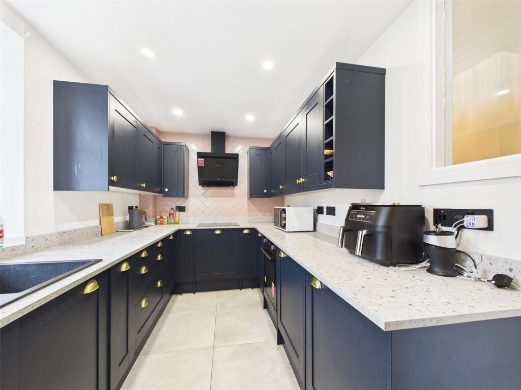 Belworth Court, Cheltenham, Gloucestershire, GL51 photo 3