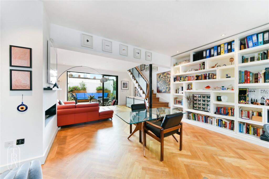 Main image of property: Fournier Street, London, E1