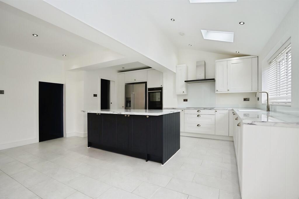 House in Nottingham, Wollaton Vale - View 4