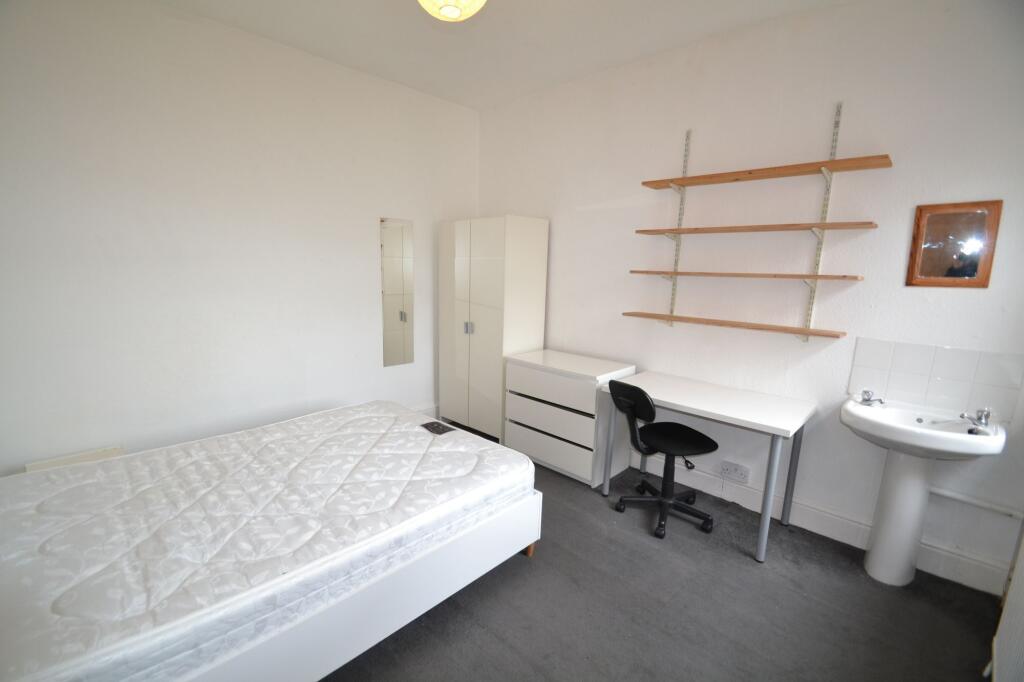 1 bedroom house share for rent
