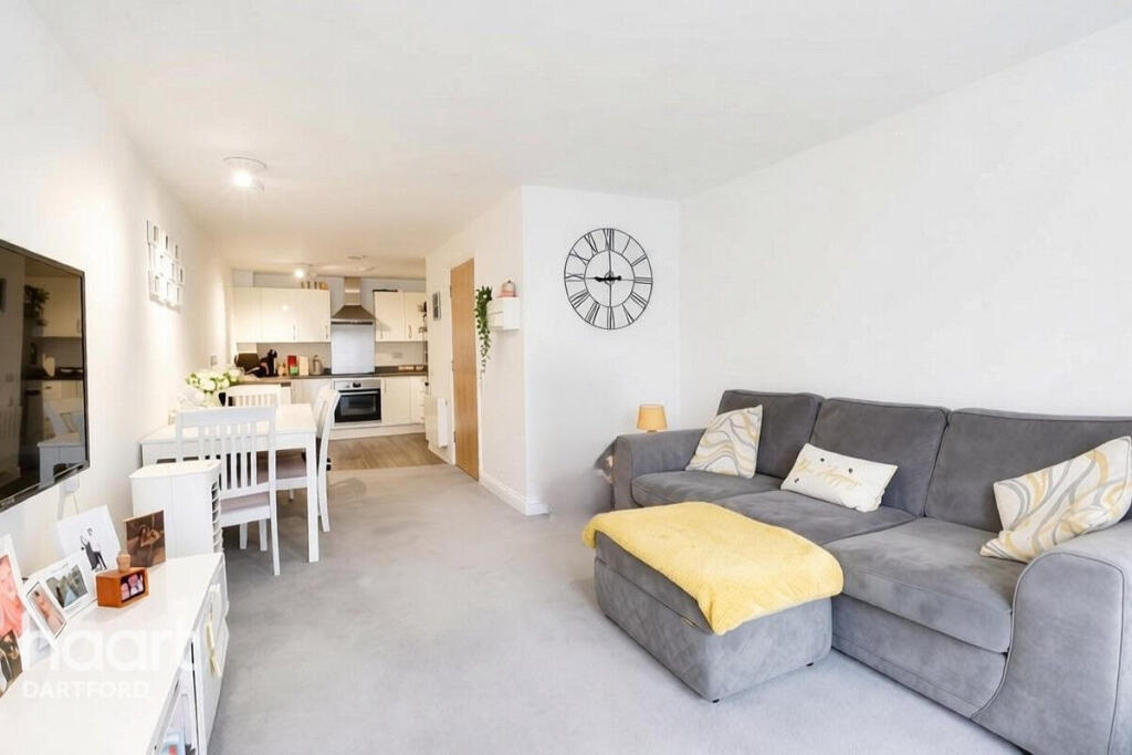 Apartment in Dartford - View 3