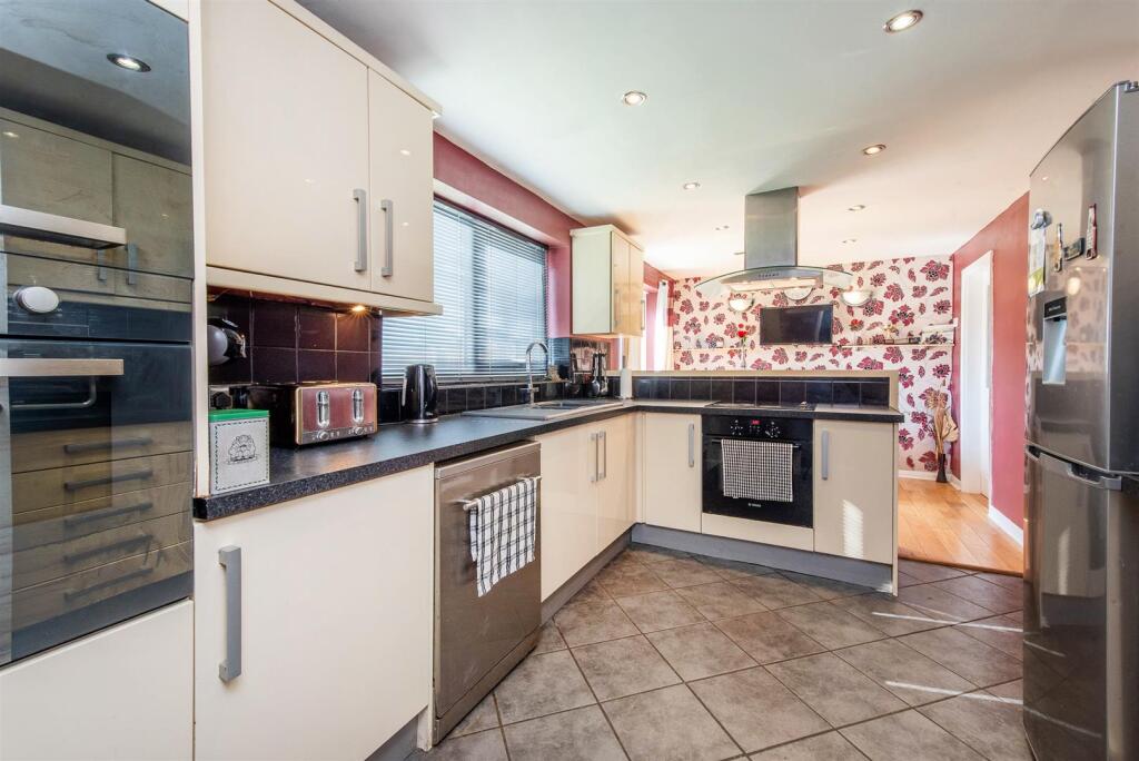 Holland House Road, Walton-Le-Dale, Preston - View 4