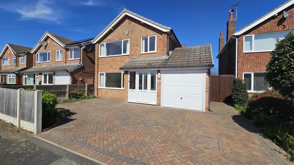Main image of property: Priors Close, Bingham, Nottingham