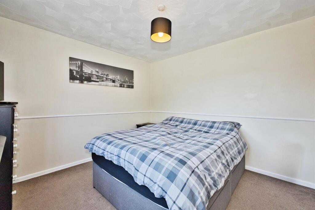 Herblay Close, Yeovil photo 5