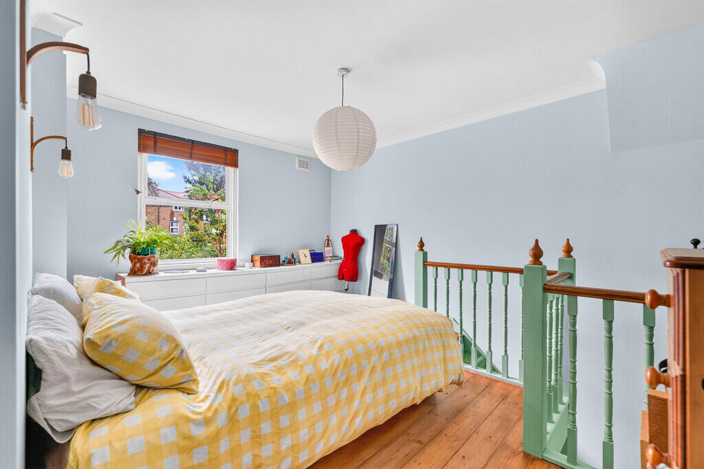 Apartment in London - More