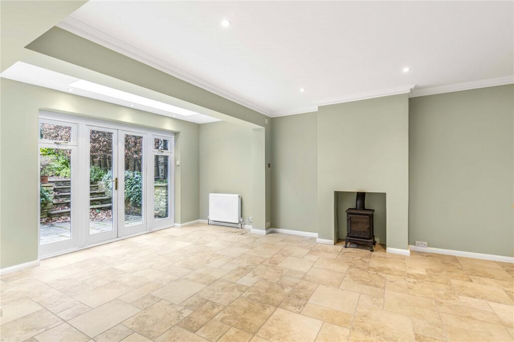 House in Elmbridge, Esher - More