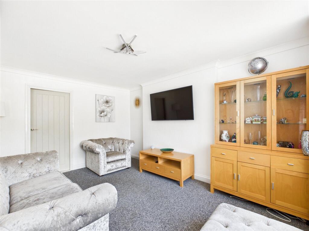 Chatsworth Crescent, Trimley St. Mary, Felixstowe, Suffolk, IP11 photo 4