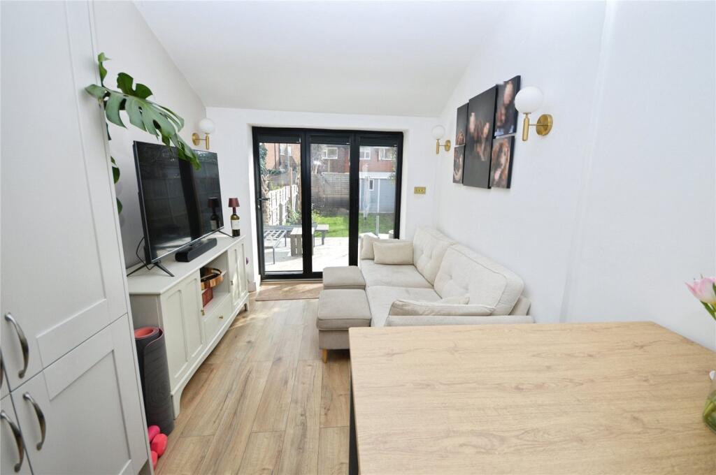 Apartment in Twickenham - View 4