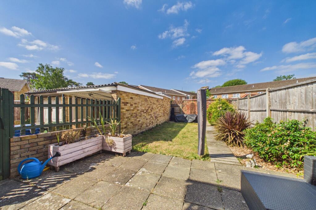 Burlsdon Way, Bullbrook, Bracknell, Berkshire, RG12 - View 4