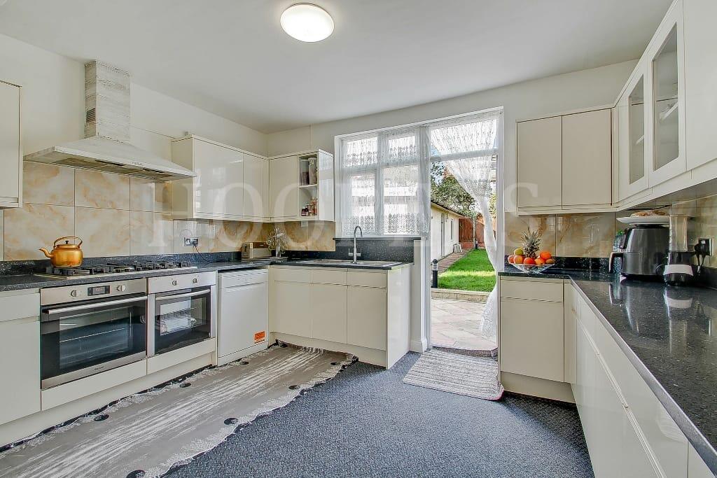 House in London - View 5