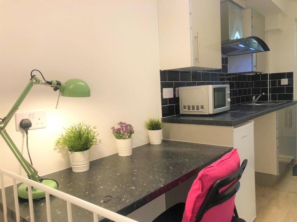 1 bedroom flat share for rent