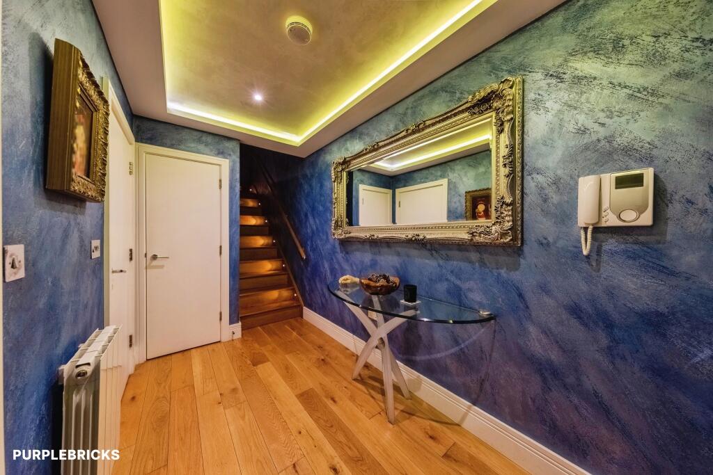 House in London - View 2