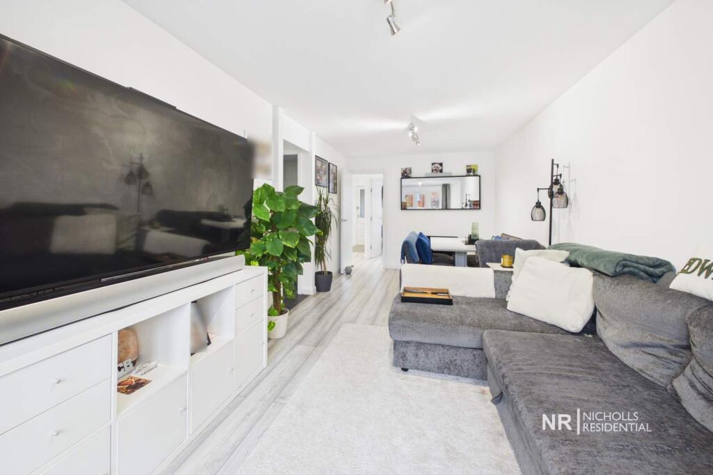 Apartment in Epsom and Ewell, West Ewell - View 4