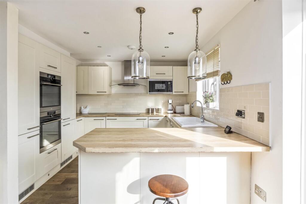 House in Hove, Brighton and Hove - View 2