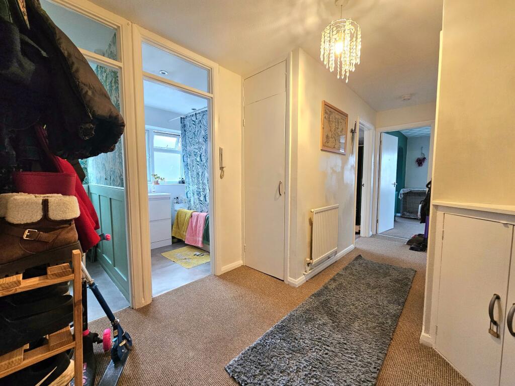 Apartment in Lewes, Newhaven - View 2