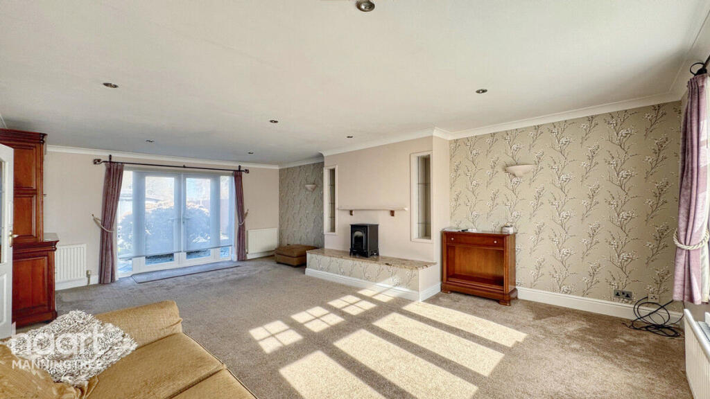 5-bed detached on Windmill Road, Manningtree, £550,000