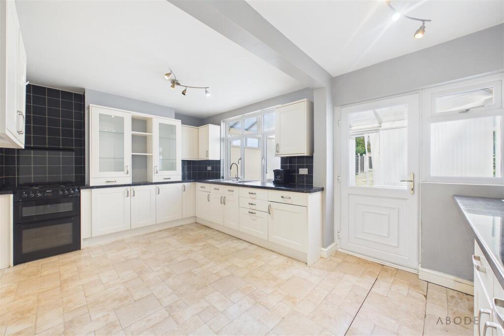 House in Dudley, West Midlands - View 3