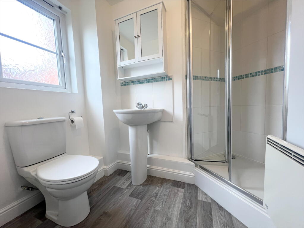 Apartment in Chippenham, Wiltshire - More