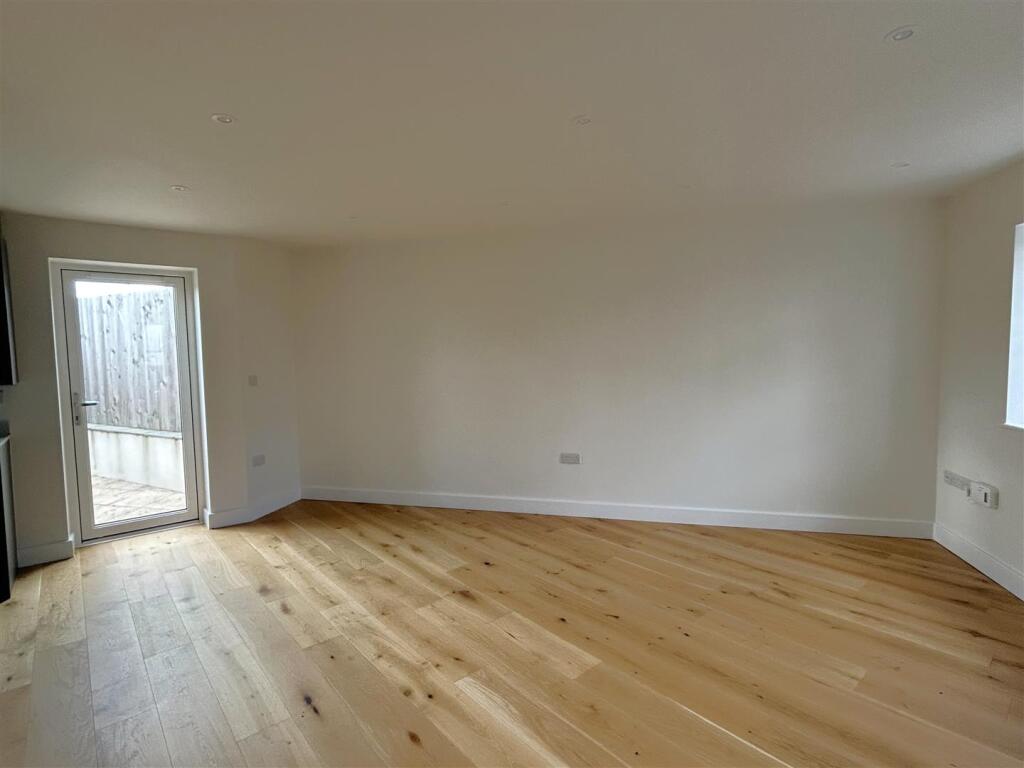 House in Dorchester - View 5