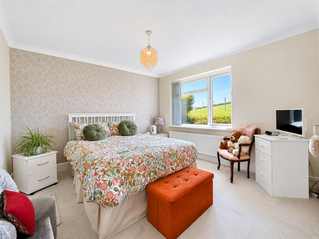 Huccaby Close, Brixham Heights, Brixham photo 5