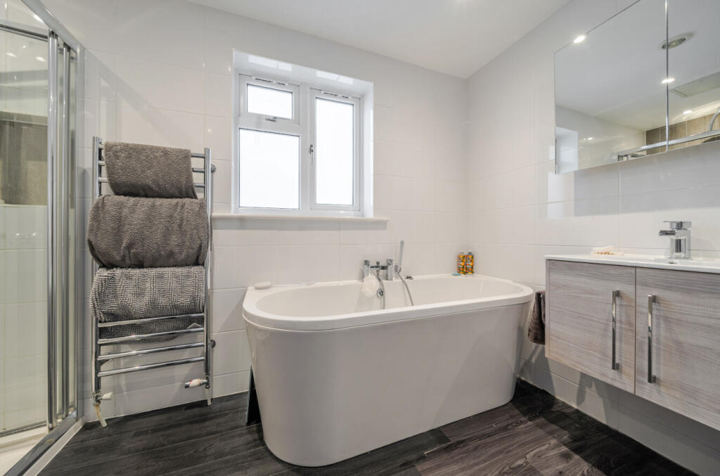 Eirene Avenue, Goring-by-Sea, Worthing, West Sussex, BN12 - View 3