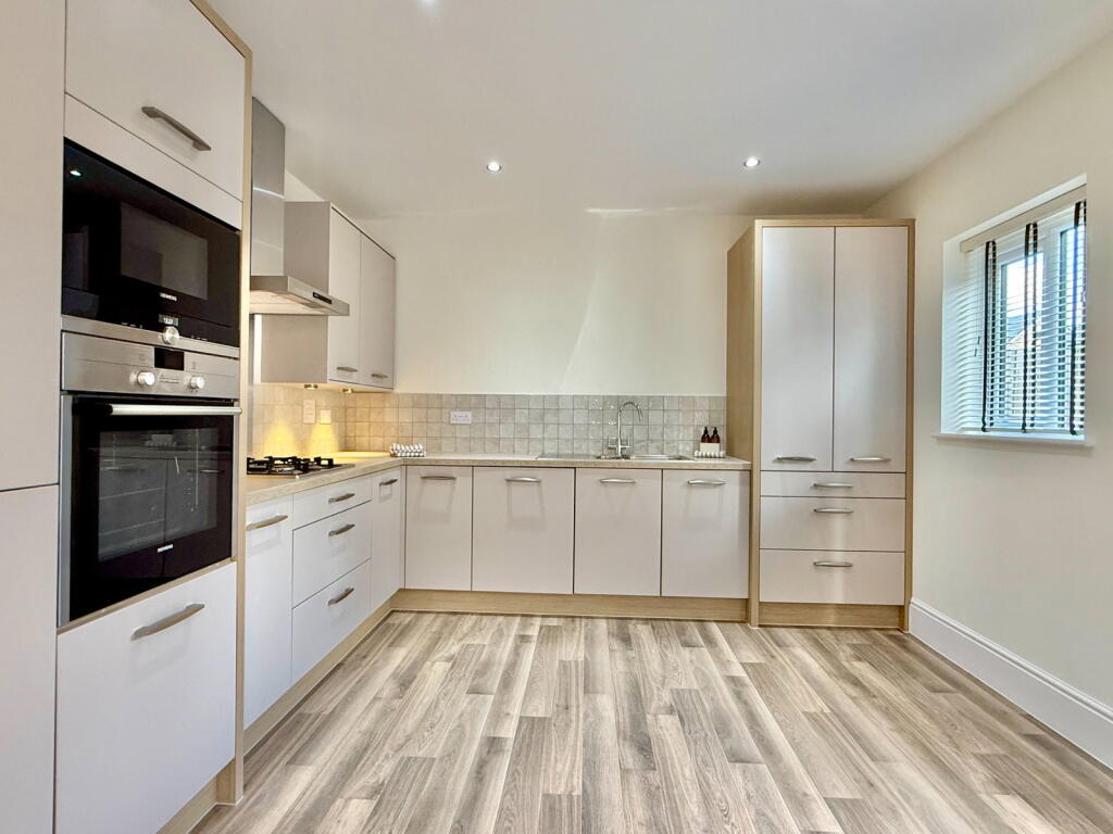 House in Leeds, Newton Kyme cum Toulston - More