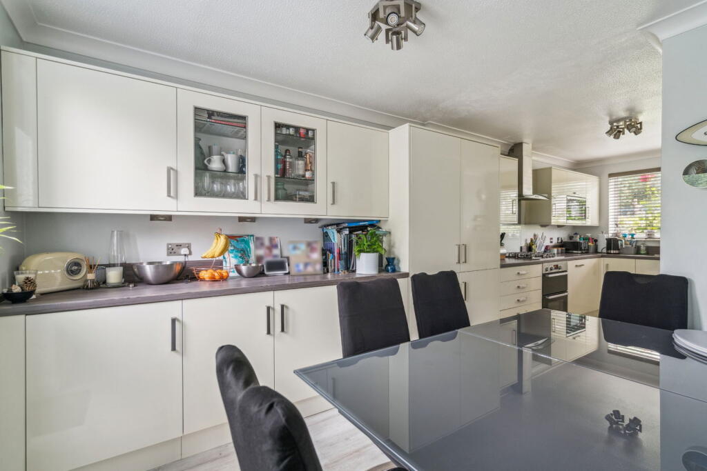 Wiltshire Lane, Pinner, HA5 photo 3