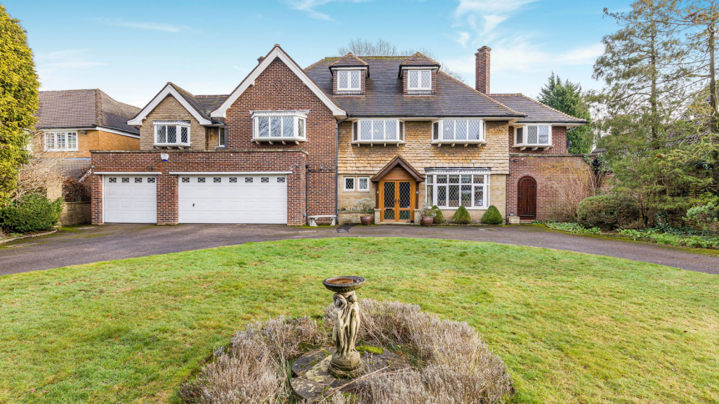 Main image of property: Knighton Road, Sutton Coldfield, B74 4NX
